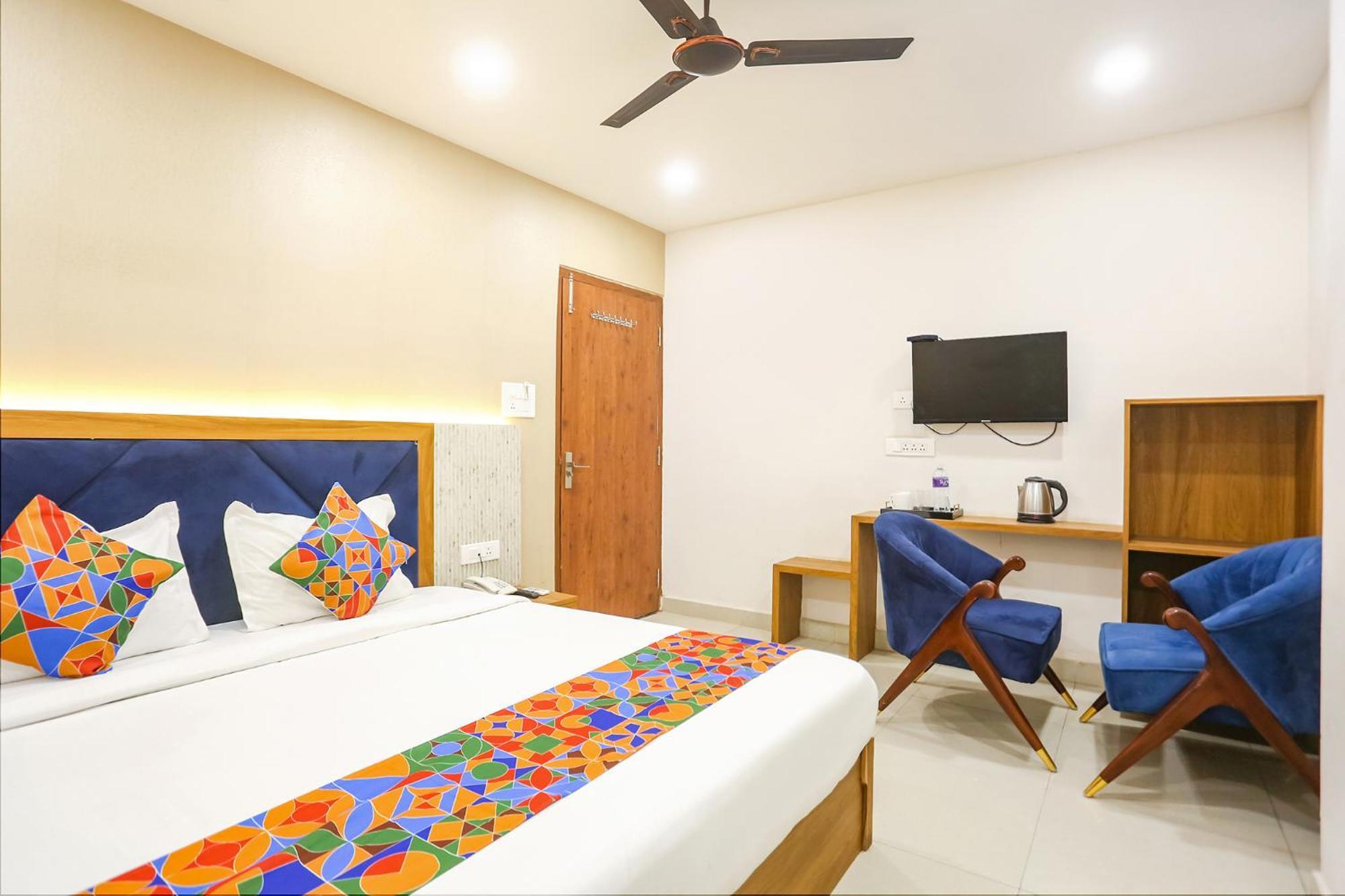 Hotel Fabhotel Hari Kunj Varanasi